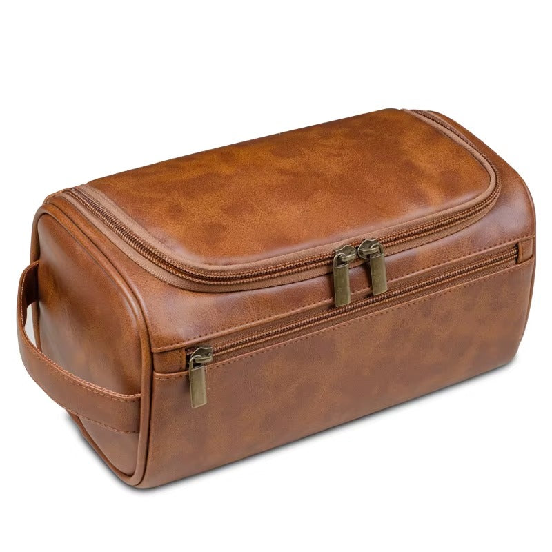 Upstao Sumi Leather Hanging Dopp Kit